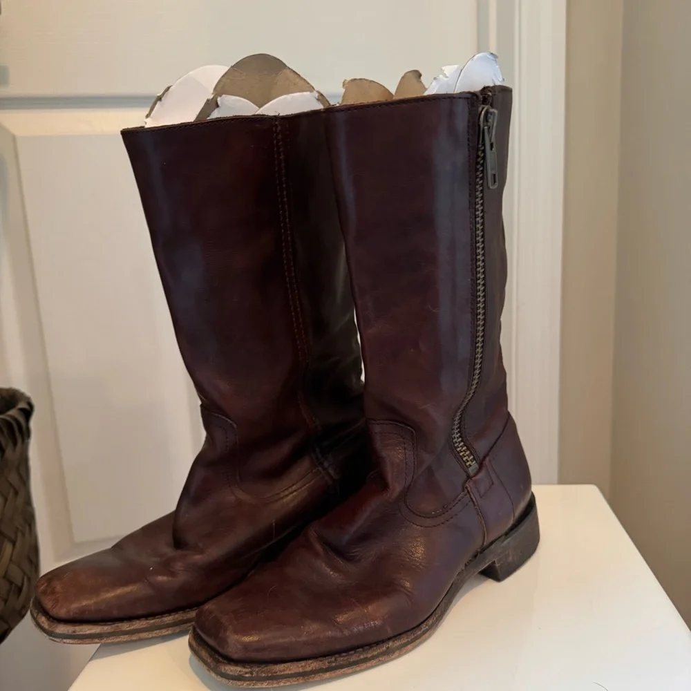 Frye Heath women's leather boots in maple or brown. Size 7.5 - Picture 2 of 11